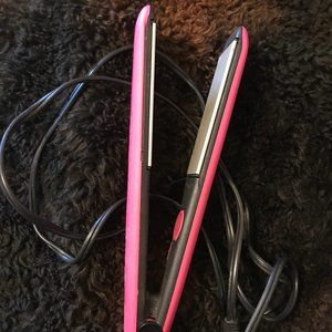 Remington Flat Iron/Straightener